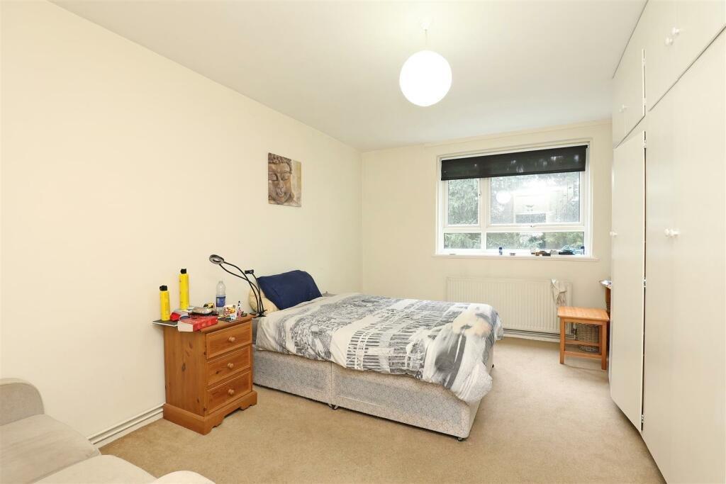 Apartment in Putney - More