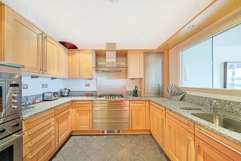 2 bedroom flat for sale, Benbow House, 24 New Globe Walk, London, SE1