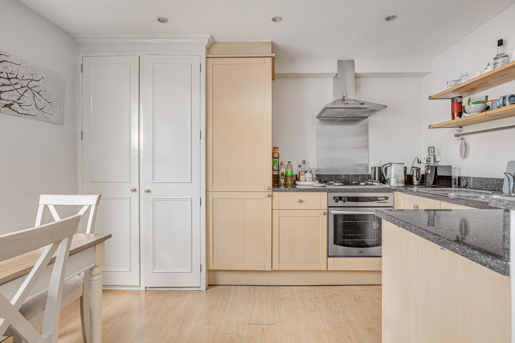 Apartment in London - View 3