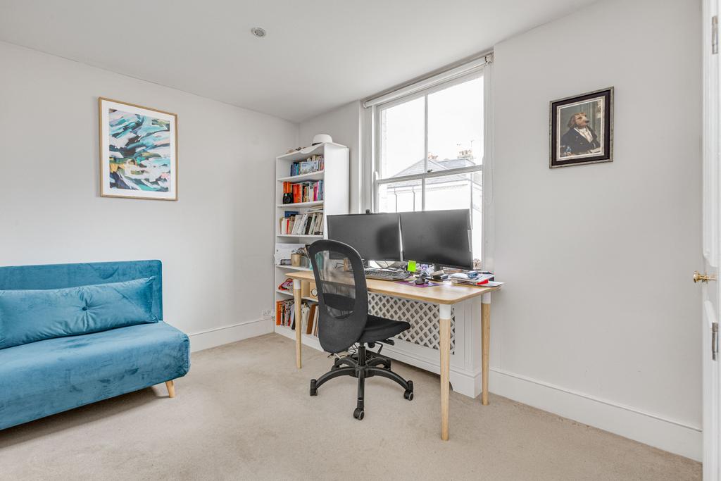Apartment in London - More