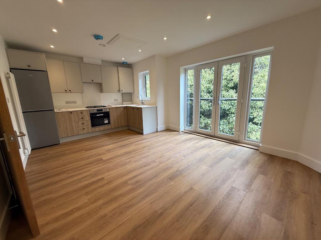 Apartment in Greater London - View 3