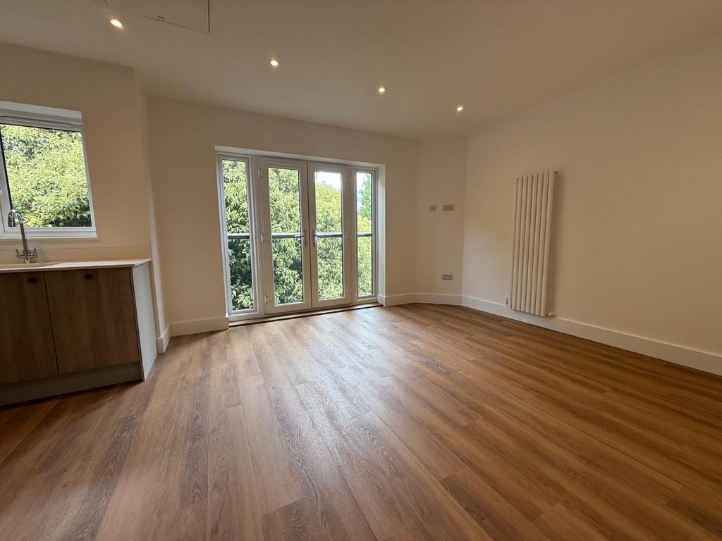 Apartment in Greater London - View 4