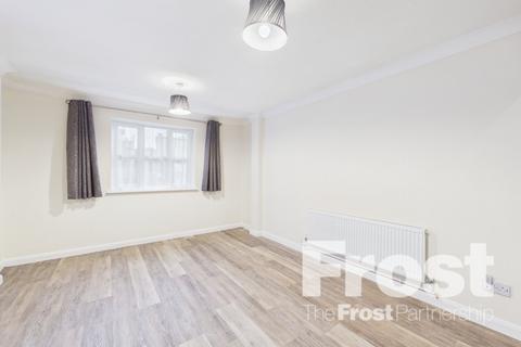 1 bedroom end of terrace house to rent, Pages Lane, Uxbridge, UB8