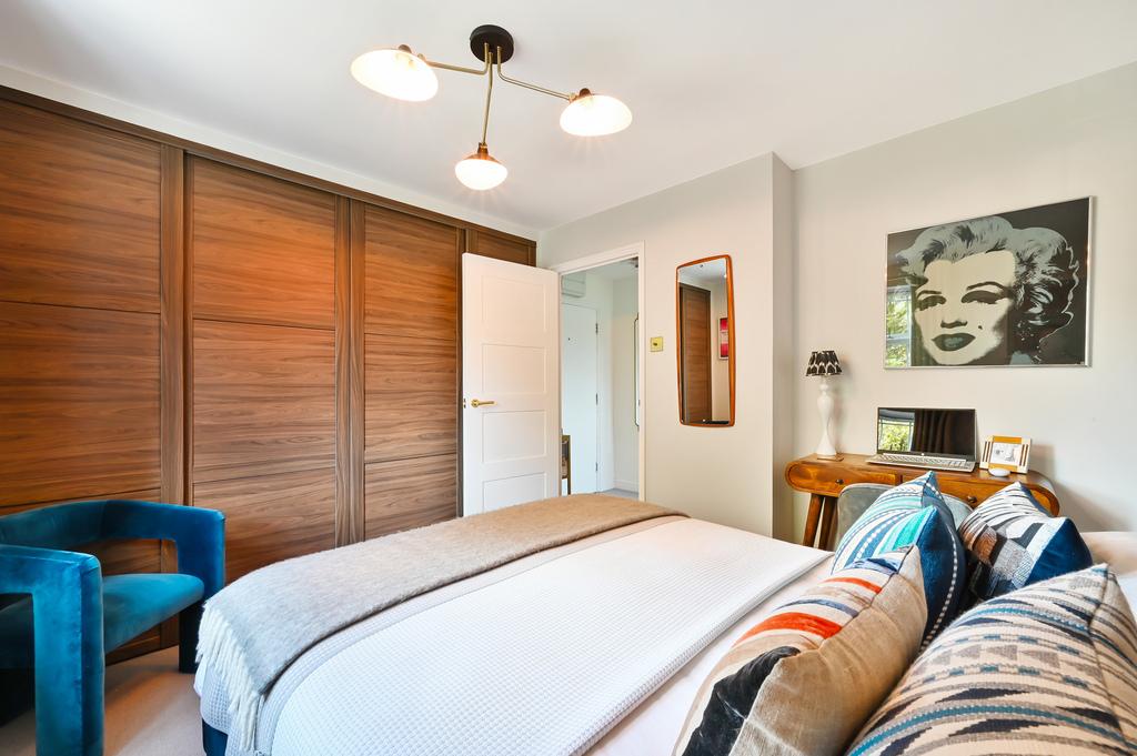 Apartment in London - More