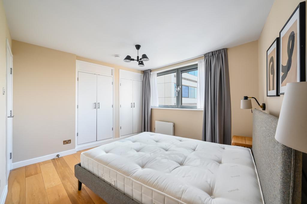 Apartment in London - More