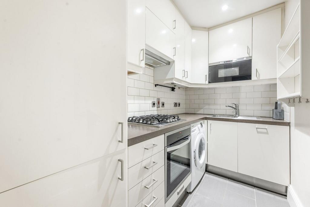 Apartment in London - View 3