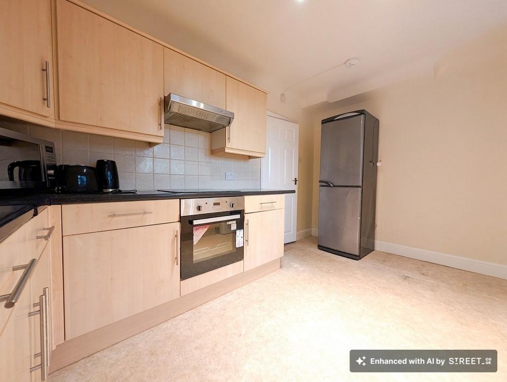 Apartment in Southampton, Bassett - More