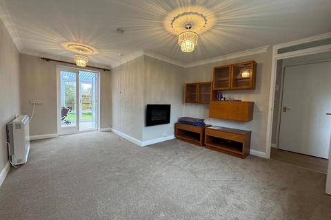 2 bedroom retirement property for sale, The Lawns, Stevenage SG2