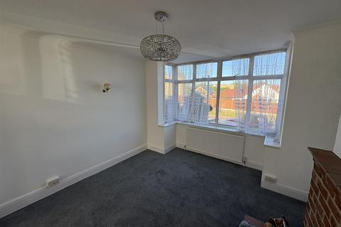 3 bedroom terraced house to rent, Stevenage Road, Hitchin SG4