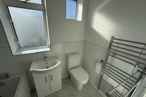 3 bedroom terraced house to rent, Stevenage Road, Hitchin SG4