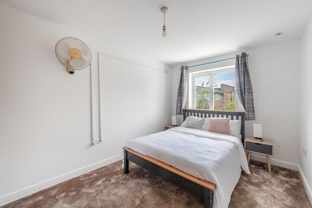 House in Harrow - View 2