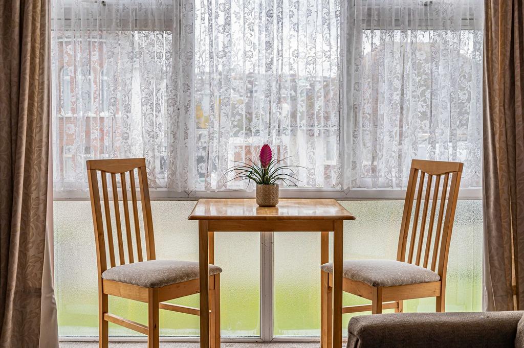 Apartment in Brighton - More