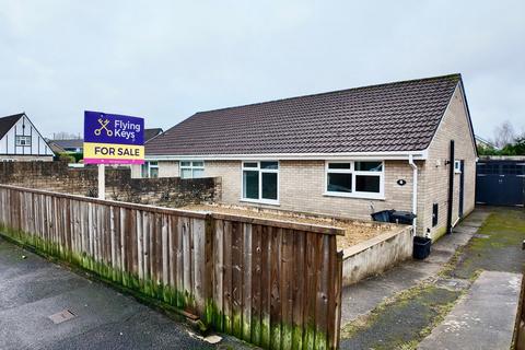2 bedroom semi-detached bungalow for sale, Ty Llwyd Parc Estate, Treharris CF46