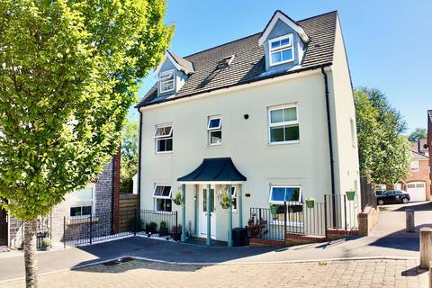 4 bedroom detached house for sale, Griffin Drive, Hengoed CF82