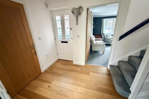 4 bedroom detached house for sale, Coombe Drive, The Chestnuts,