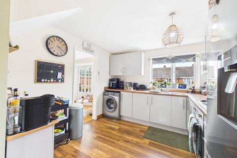 3 bedroom semi-detached house for sale, Trehearn Road, Droitwich, Worcestershire, WR9
