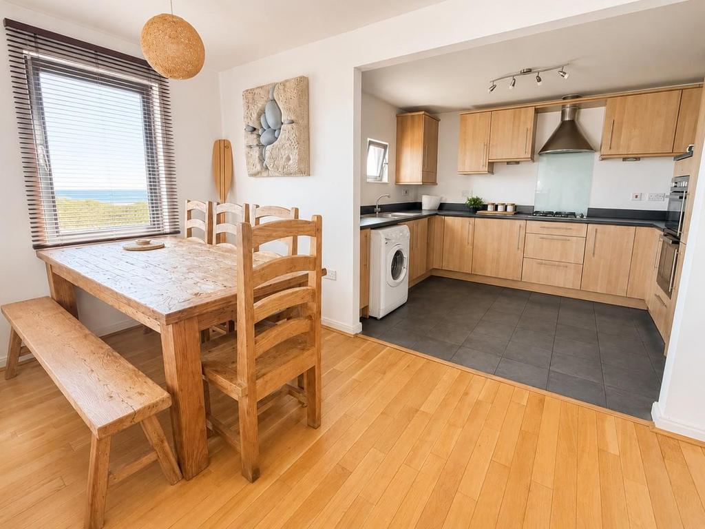 Apartment in Swansea - View 5
