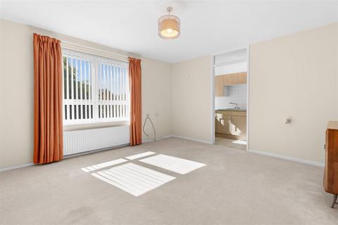2 bedroom flat for sale, Brookside Avenue, Polegate BN26
