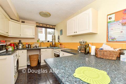 3 bedroom terraced house for sale, Covert Road, Ilford IG6