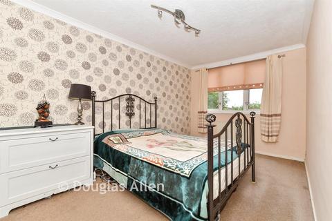 3 bedroom terraced house for sale, Covert Road, Ilford IG6