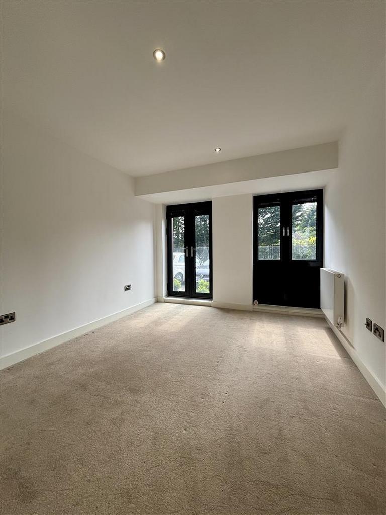 Apartment in Solihull, West Midlands - View 5