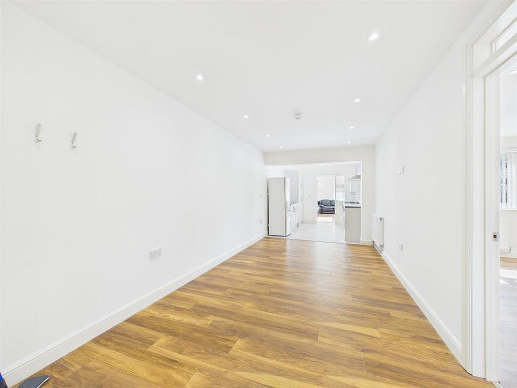 Apartment in Solihull - View 3