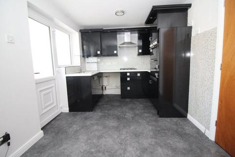 2 bedroom semi-detached house to rent, Hardybutts, Scholes