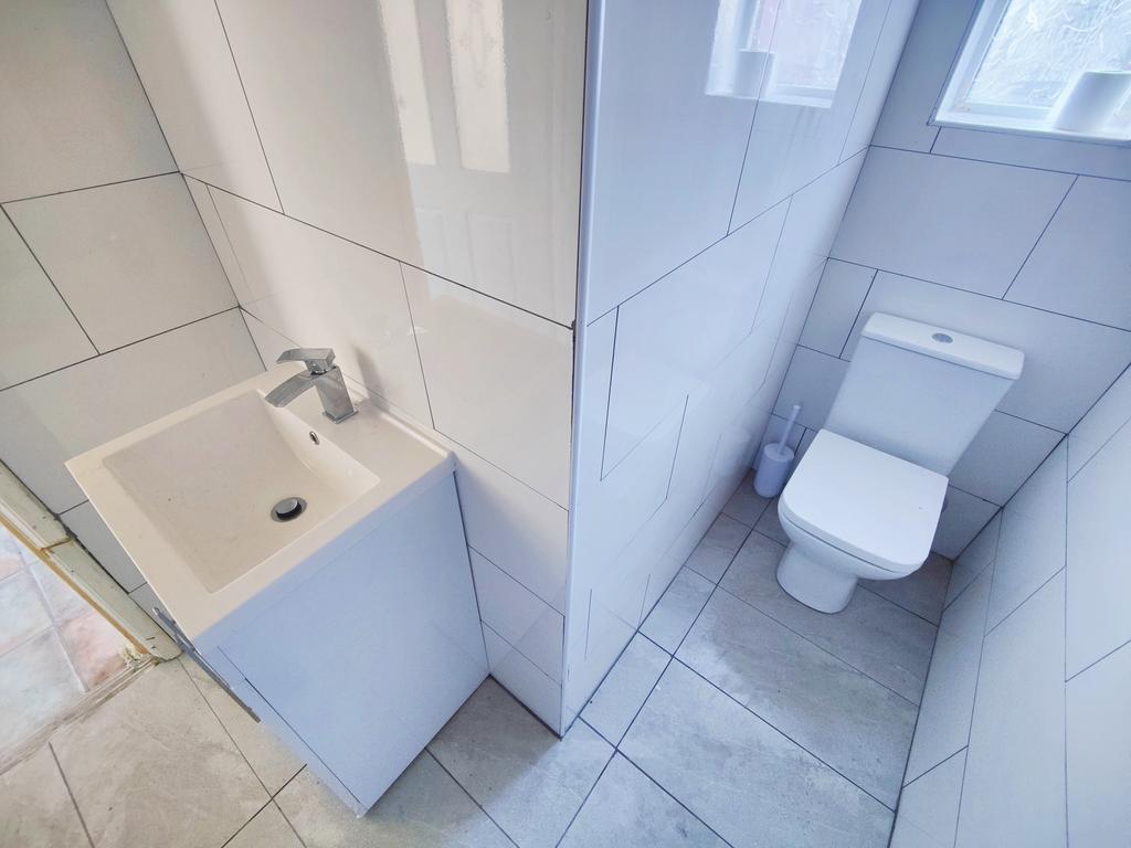 House in Birmingham, West Midlands - View 5