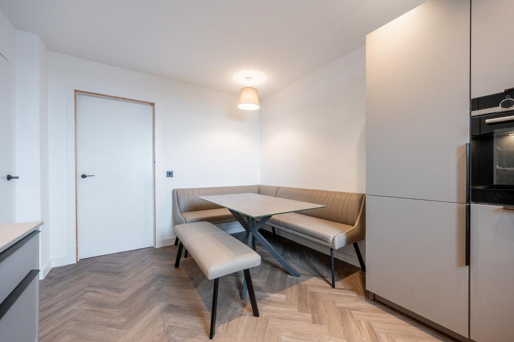 Apartment in Glasgow City - View 5