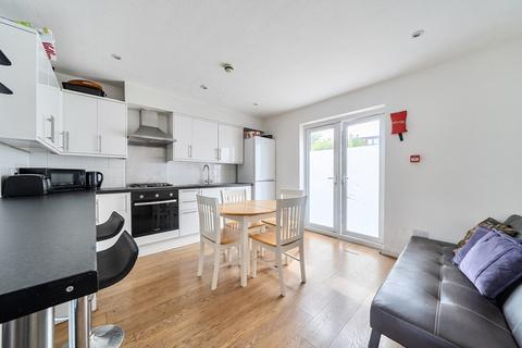 undefined, Mount Road, Mitcham CR4