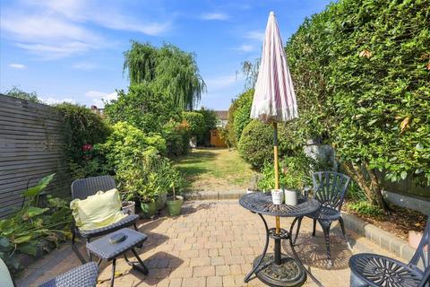 4 bedroom terraced house for sale, Chestnut Avenue, Buckhurst Hill