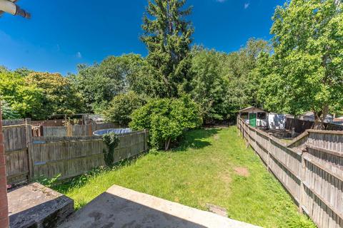 undefined, Farm Road, Edgware, Edgware, HA8
