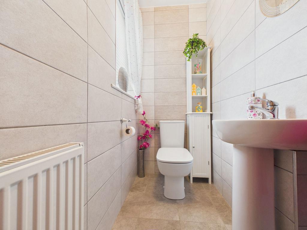 House in Newcastle Upon Tyne - More