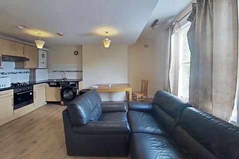 2 bedroom flat for sale, Charlton Road, London, SE3