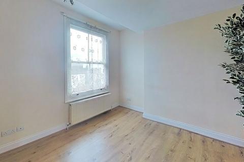2 bedroom flat for sale, Charlton Road, London, SE3