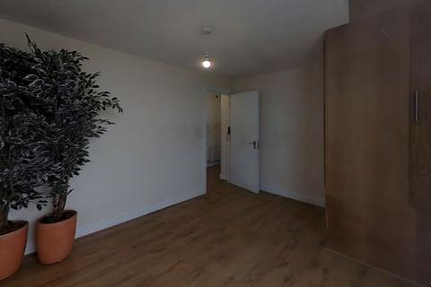 2 bedroom flat for sale, Charlton Road, London, SE3
