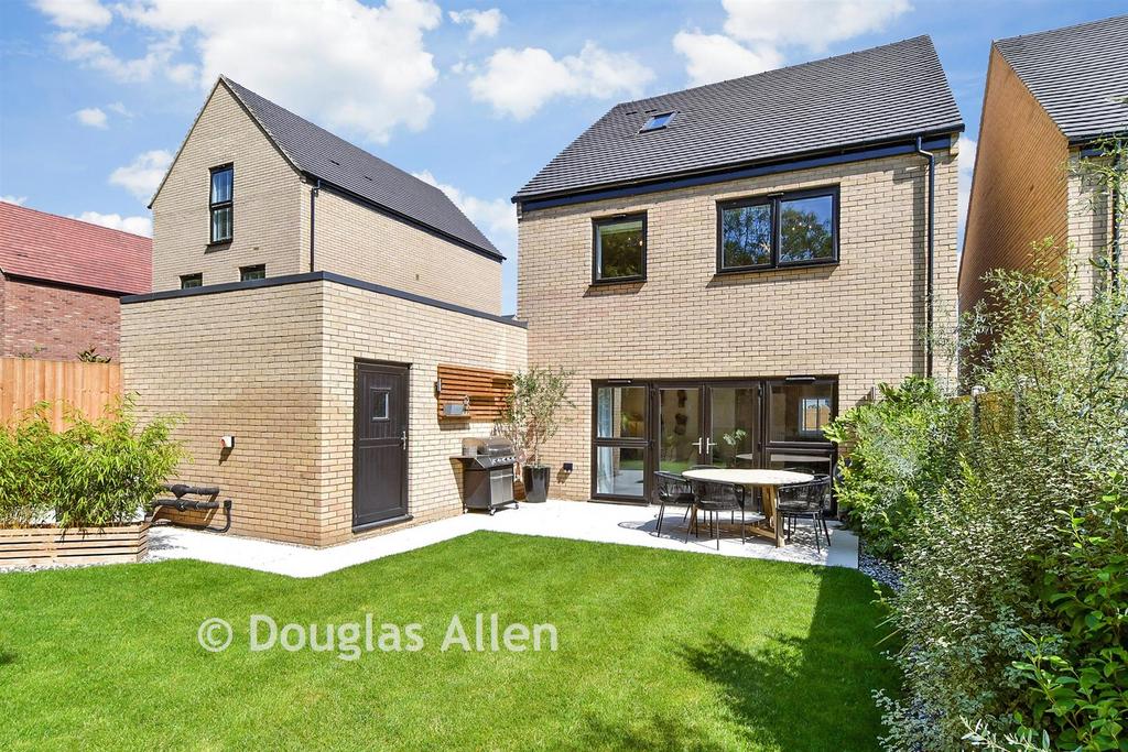 House in Basildon, South Green, Great Burstead and South Green - More