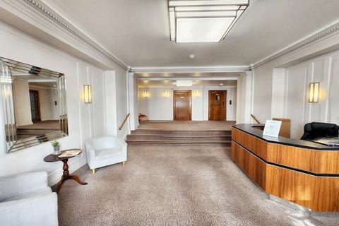 Studio to rent, Hallam Street, Marylebone, London, W1W