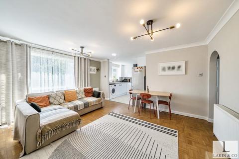 2 bedroom maisonette for sale, Gilmore Close, Ickenham, UB10