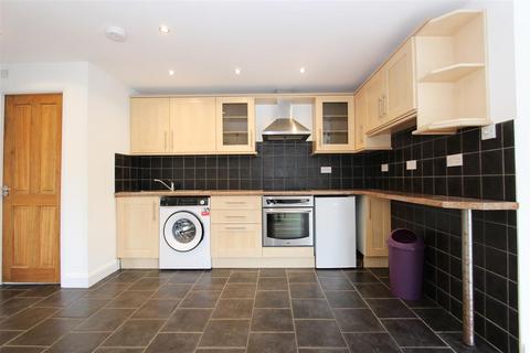 1 bedroom ground floor flat to rent, Denham Lodge, Denham, UB9