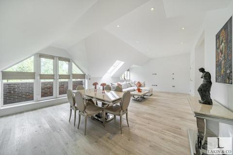 4 bedroom penthouse for sale, Long Lane, Ickenham, UB10