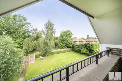 4 bedroom penthouse for sale, Long Lane, Ickenham, UB10
