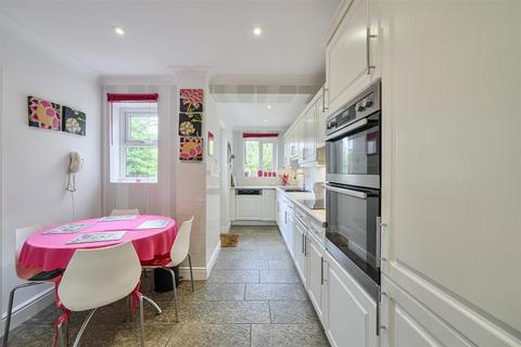 4 bedroom detached house for sale, Irwin Close, Ickenham, UB10
