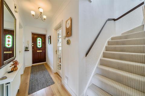 4 bedroom detached house for sale, Irwin Close, Ickenham, UB10