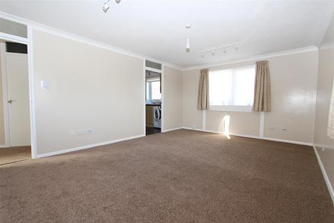 undefined, Oakley Close, Isleworth, TW7
