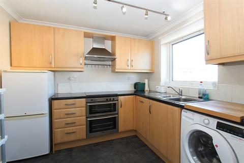 undefined, Oakley Close, Isleworth, TW7