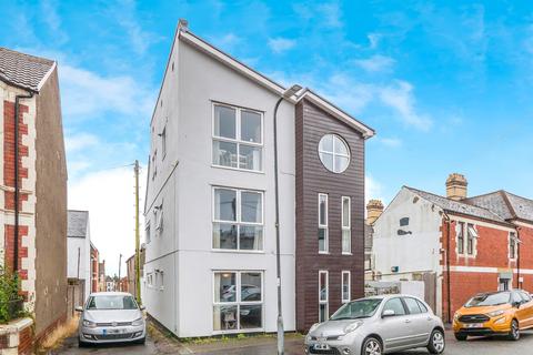 1 bedroom flat for sale, Malefant Street, Cardiff