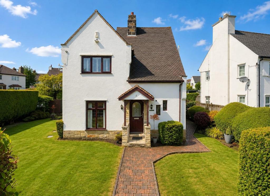 House in Leeds, Woodhall Hills