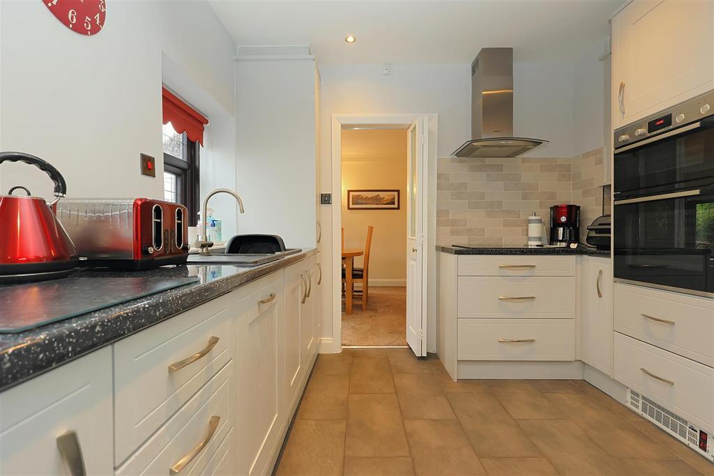 House in Leeds, Woodhall Hills - More