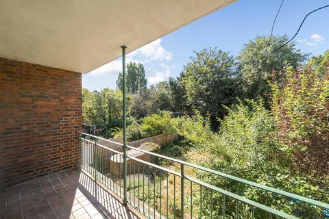 2 bedroom flat for sale, St. Gabriels Road, London, NW2